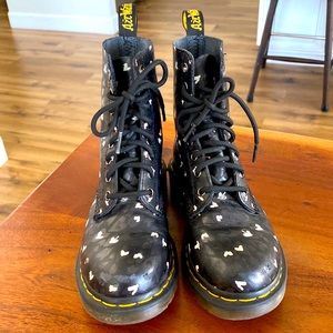 Dr. Martens heart boots 1460